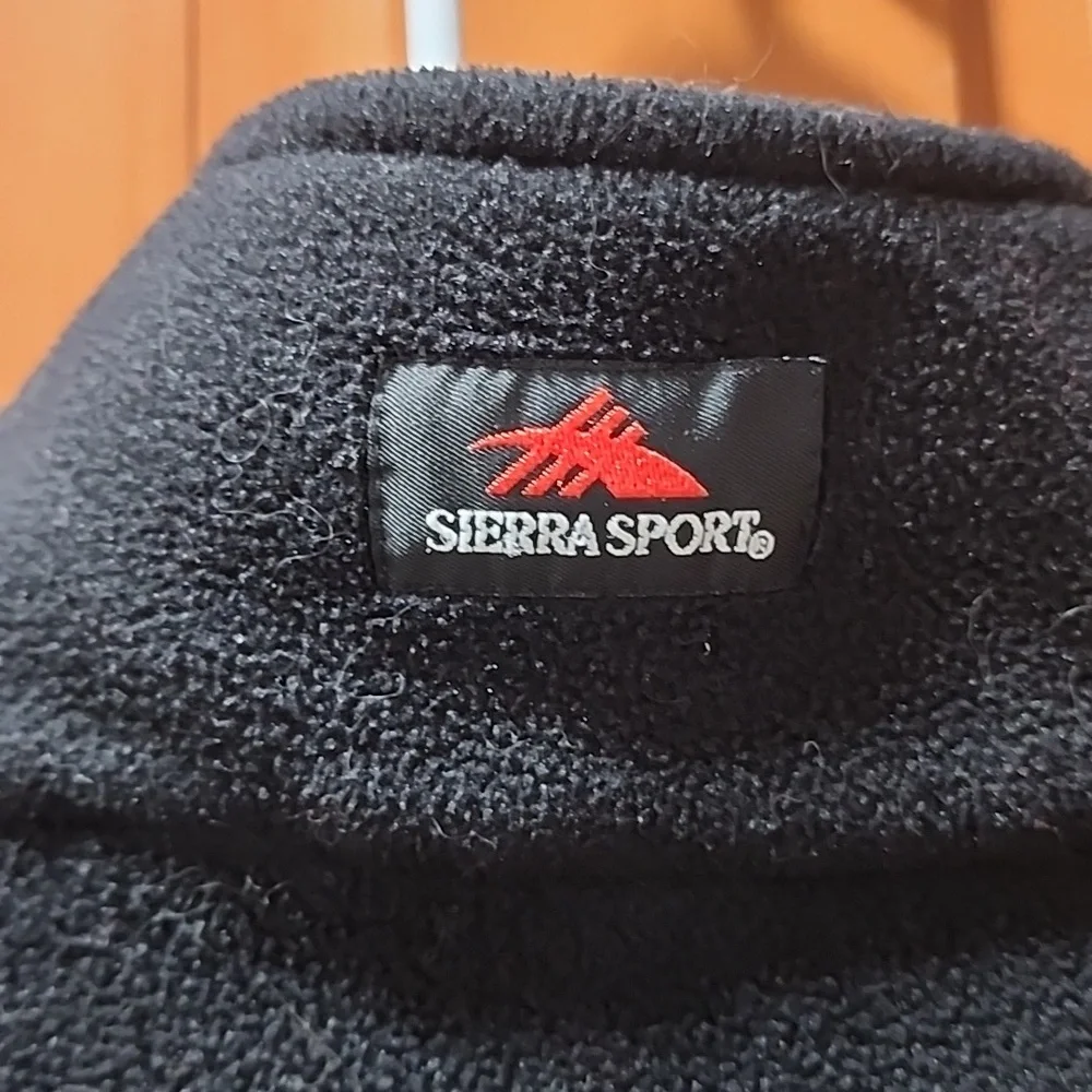 Fleece vest EUC - Picture 6 of 6